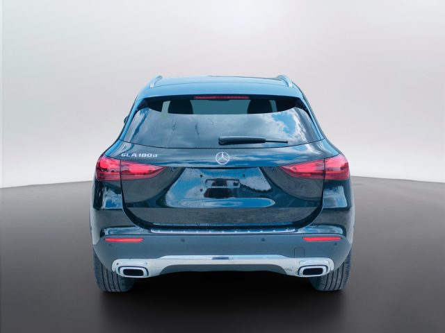 Mercedes-Benz GLA 180 d - foto 4 di 4