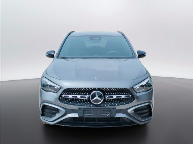 Mercedes-Benz GLA 200 d - foto 2 di 4