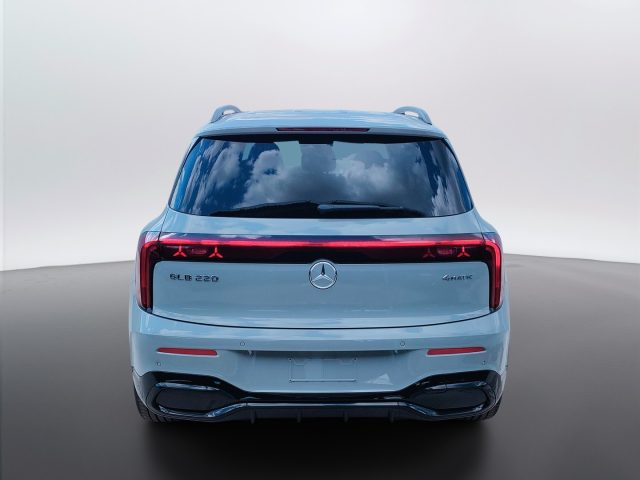 Mercedes-Benz GLB 220 4MATIC - foto 4 di 4