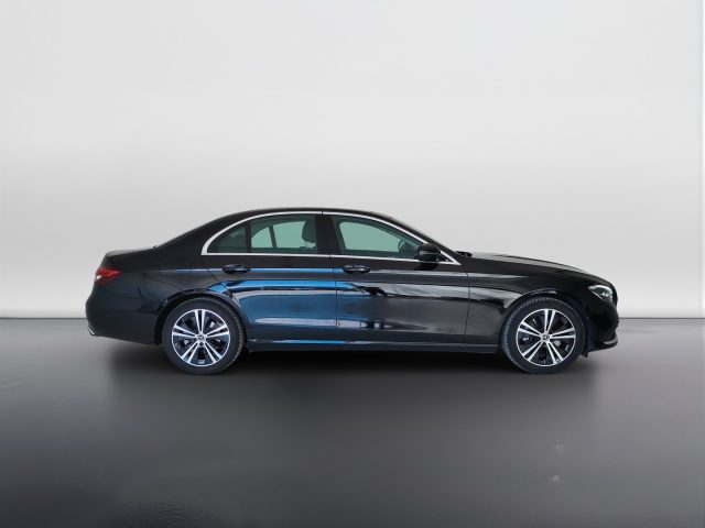 Mercedes-Benz CLA sse E - W213 Berlina - E 220 d Business Sport 4mat - foto 4 di 4