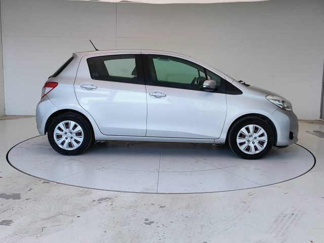 Toyota Yaris III 2011 - 5p 1.0 - foto 4 di 4