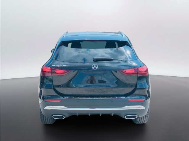 Mercedes-Benz GLA 200 d - foto 4 di 4