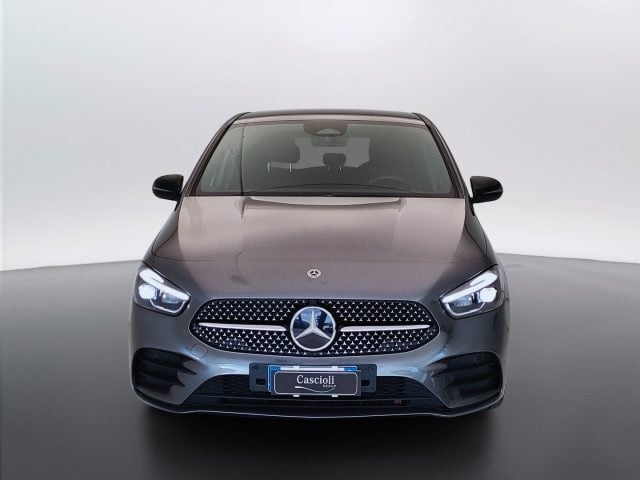 Mercedes-Benz CLA sse B - W247 2023 - B 180 d AMG Line Advanced Plus - foto 2 di 4