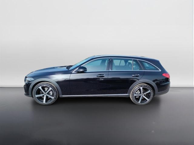 Mercedes-Benz C 220 d 4MATIC All Terrain - foto 3 di 4
