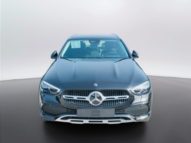Mercedes-Benz C 220 d 4MATIC All Terrain - foto 2 di 4
