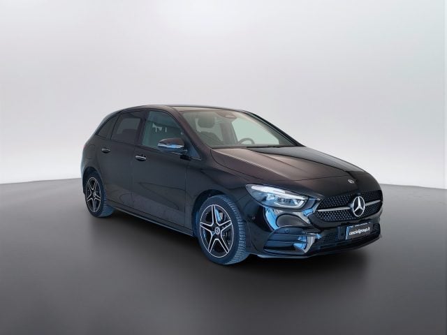 Mercedes-Benz CLA sse B - W247 2023 - B 250 e phev AMG Line Advanced - foto 3 di 20