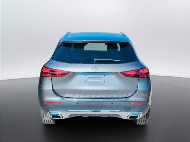 Mercedes-Benz GLA 180 d - foto 4 di 4