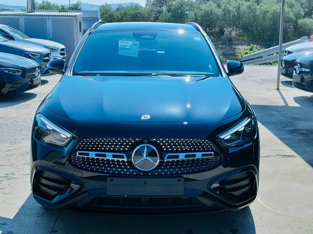 Mercedes-Benz GLA 200 d - foto 2 di 14