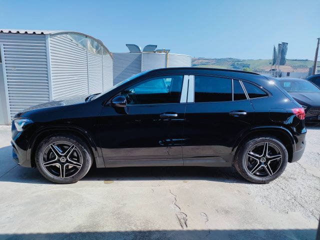 Mercedes-Benz GLA 200 d - foto 3 di 14