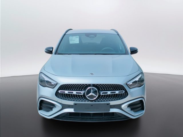 Mercedes-Benz GLA 200 d - foto 2 di 4