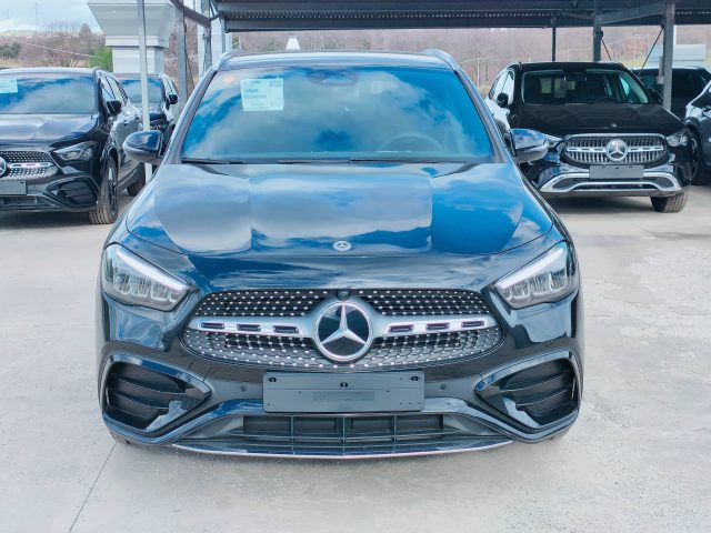 Mercedes-Benz GLA 180 d - foto 2 di 12