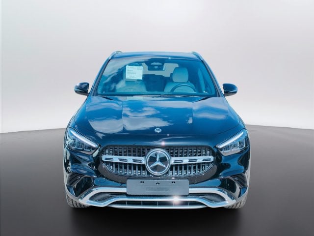 Mercedes-Benz GLA 180 - foto 2 di 4