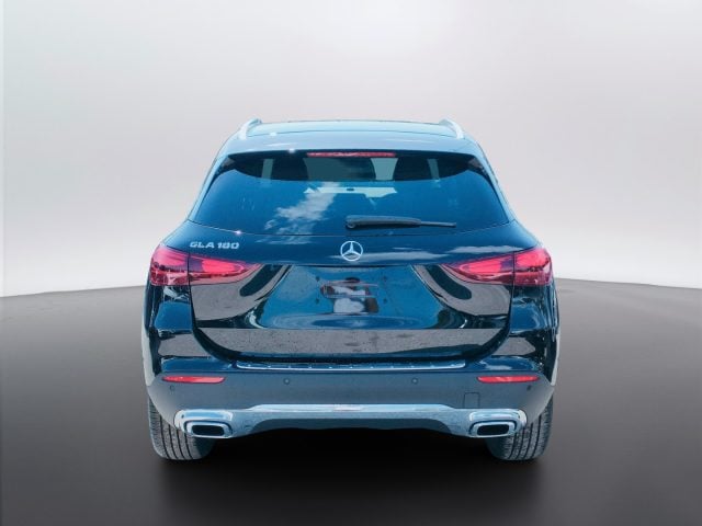 Mercedes-Benz GLA 180 - foto 4 di 4