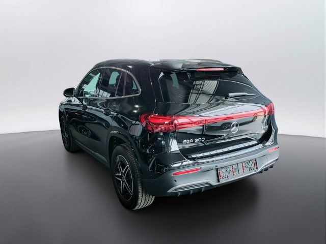 Mercedes-Benz EQA 300 4MATIC - foto 4 di 12