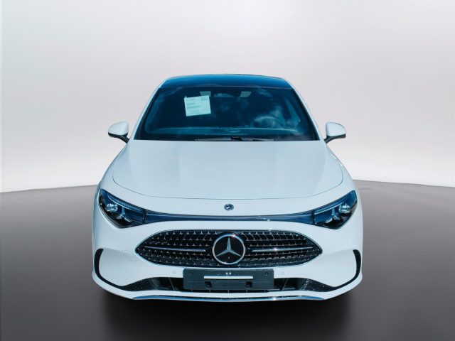 Mercedes-Benz CLA 180 - foto 2 di 4