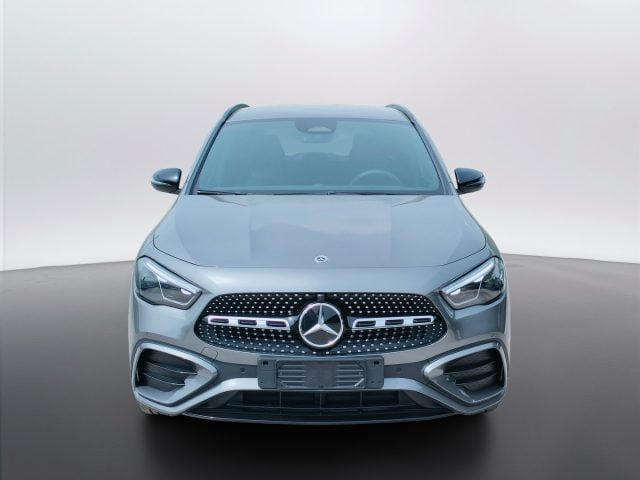 Mercedes-Benz GLA 200 d - foto 2 di 15