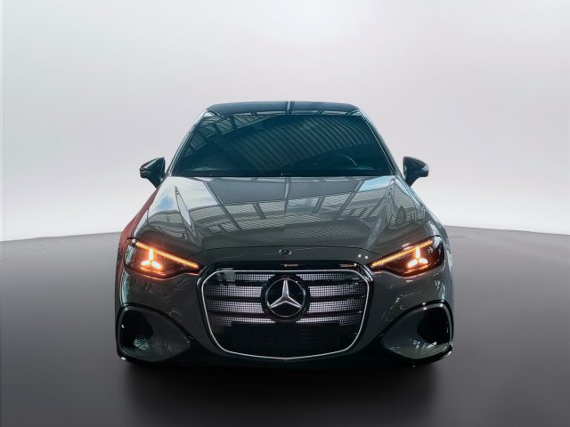 Mercedes-Benz C 400 4MATIC con tecnologia EQ - foto 2 di 4