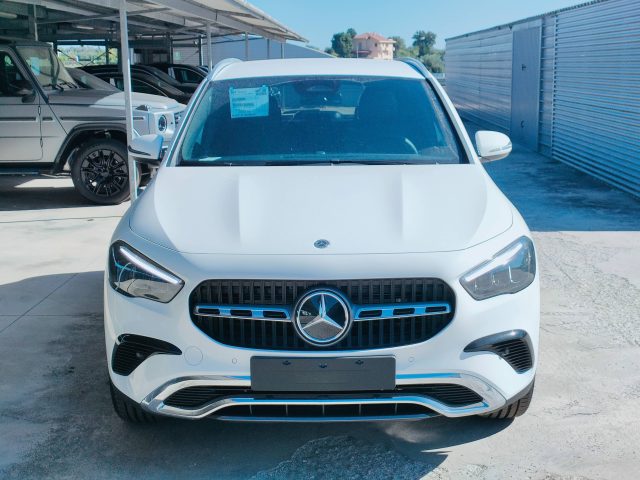 Mercedes-Benz GLA 200 d - foto 3 di 4