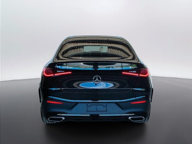 Mercedes-Benz GLC 300 de 4MATIC Plug-in hybrid Coupe - foto 4 di 4