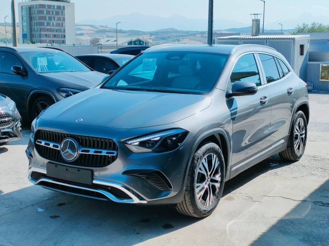 Mercedes-Benz GLA 200 d, in vendita a Mosciano Sant Angelo (TE)