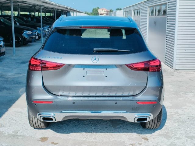 Mercedes-Benz GLA 200 d - foto 4 di 4