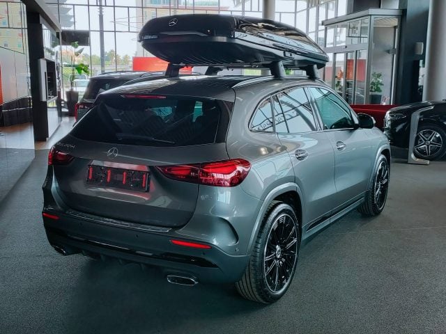 Mercedes-Benz GLA 200 d - foto 4 di 4