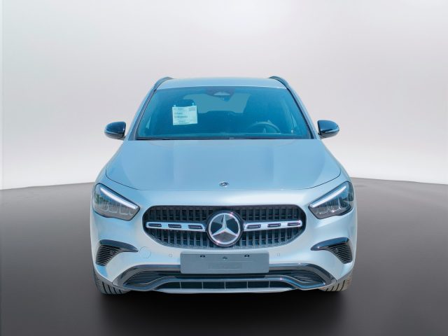 Mercedes-Benz GLA 200 d - foto 2 di 4