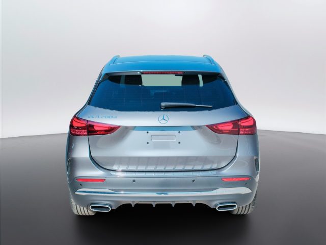 Mercedes-Benz GLA 200 d - foto 4 di 4