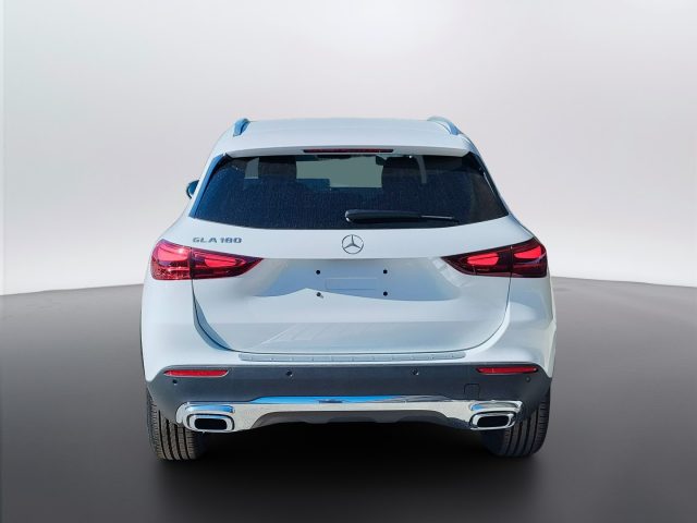 Mercedes-Benz GLA 180 - foto 4 di 4