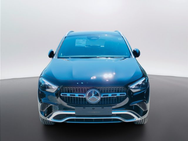 Mercedes-Benz GLA 200 d - foto 2 di 4