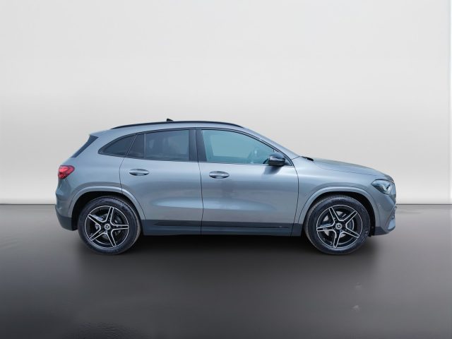 Mercedes-Benz GLA 180 - foto 4 di 4