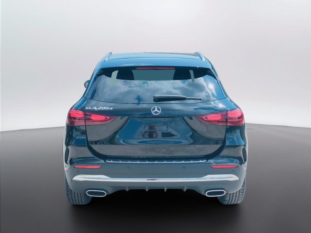 Mercedes-Benz GLA 200 d - foto 4 di 4