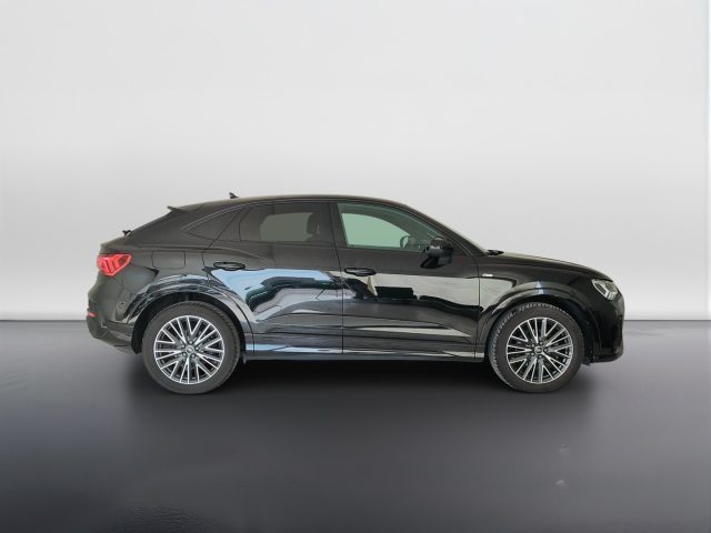Audi Q3 I 2019 Sportback - Sportback 35 2.0 tdi S line e - foto 4 di 4