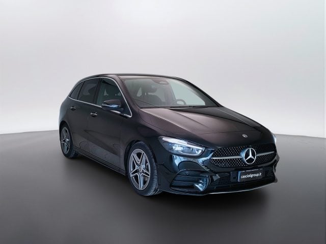 Mercedes-Benz CLA sse B - W247 2023 - B 180 d AMG Line Advanced Plus - foto 3 di 4