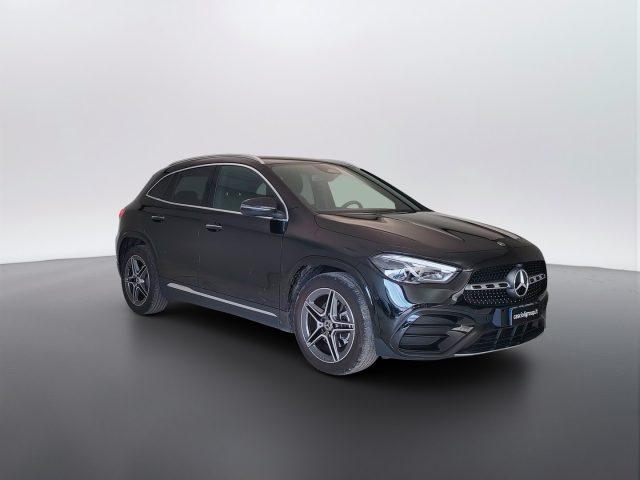 Mercedes-Benz GLA 200 d automatic - foto 3 di 4