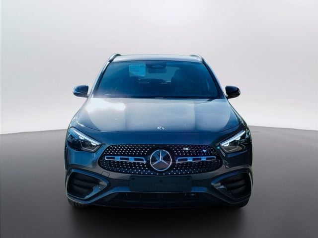 Mercedes-Benz GLA 180 - foto 2 di 4