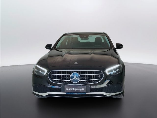 Mercedes-Benz CLA sse E - W213 Berlina - E 220 d Business Sport 4mat - foto 2 di 4