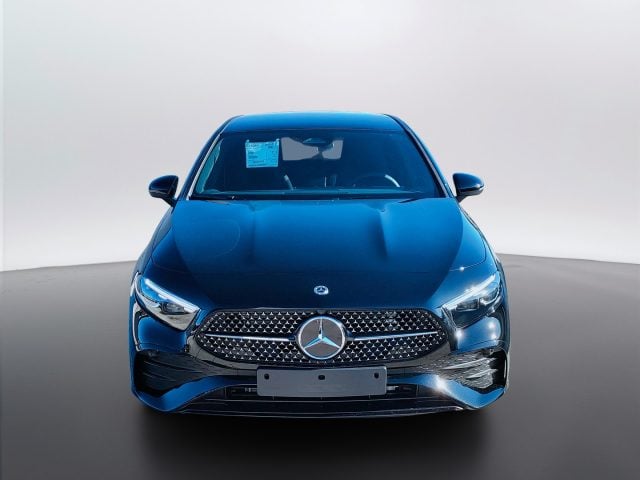 Mercedes-Benz A 180 d Automatic - foto 2 di 4