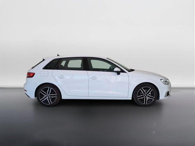 Audi A3 III 2016 Sportback - Sportback 30 1.6 tdi Sport - foto 4 di 4