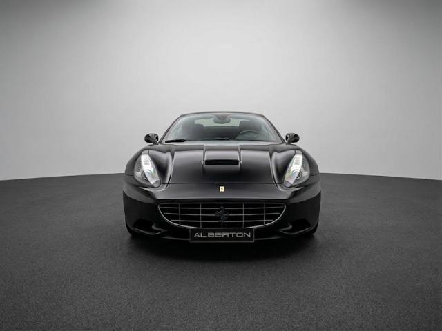 Ferrari California DCT 30 ATELIER + Pack Carbonio - foto 3 di 4