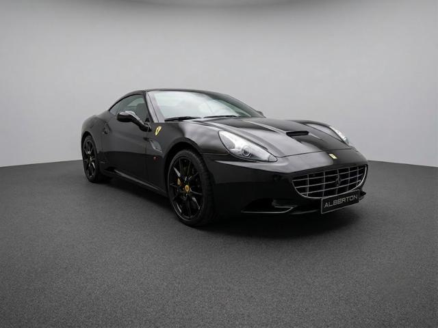 Ferrari California DCT 30 ATELIER + Pack Carbonio - foto 2 di 4