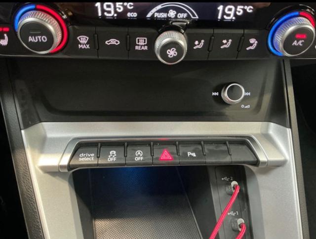 Audi Q3 SPB 35 TDI S tronic S line edition - foto 3 di 4
