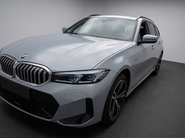BMW 330 e xDrive Touring Msport +ACC+HUD, del 2022, 79.000 km, in vendita a Castello Di Godego (TV)