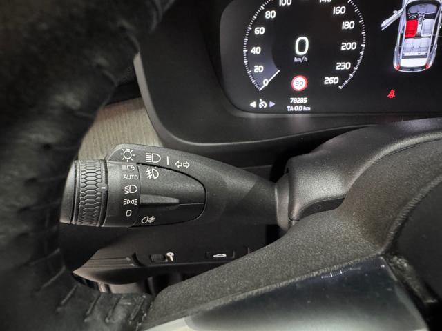 Volvo XC40 D4 AWD Geartronic Inscription +21"+TETTO - foto 4 di 4