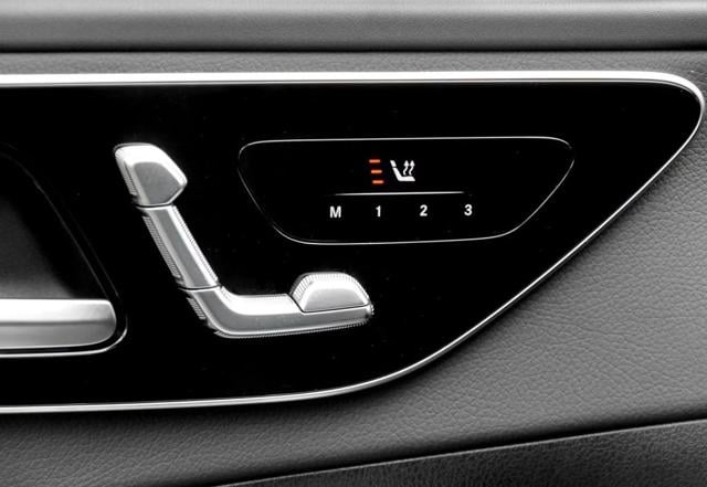 Mercedes-Benz GLC 300 d 4Matic Mild hybrid Coupé AMG Line Premium Plus - foto 2 di 4