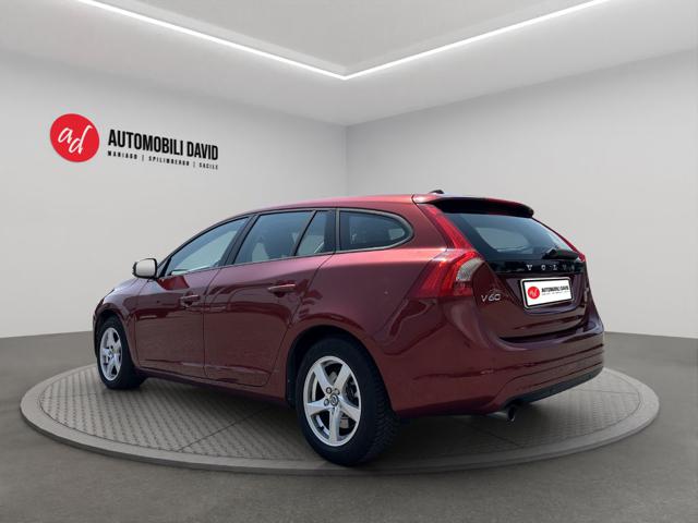Volvo V60 D2 1.6 Kinetic - foto 4 di 4