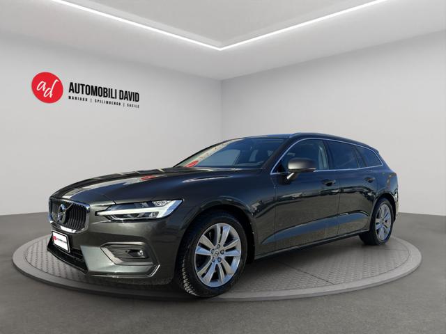 Volvo V60 B4 (d) Geartronic Momentum Business Pro, del 2021, 105.000 km, in vendita a Maniago (PN)