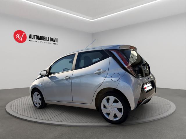 Toyota Aygo 1.0 VVT-i 69 CV 5 porte x-cite TSS - foto 3 di 4