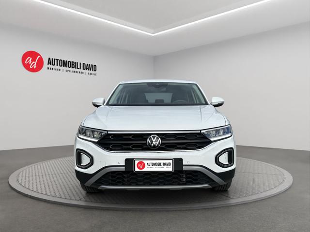 Volkswagen T-Roc 1.0 TSI Life, del 2023, 67.000 km, in vendita a Maniago (PN)