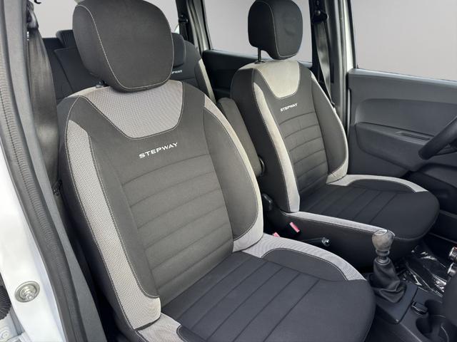 Dacia Lodgy Stepway 1.5 Blue dCi 8V 115CV 7 posti, del 2020, 93.000 km, in vendita a Maniago (PN)